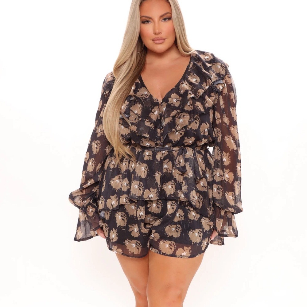 ✨✨Fashion Nova Jasmine Floral Romper - NWT Size XL✨✨
